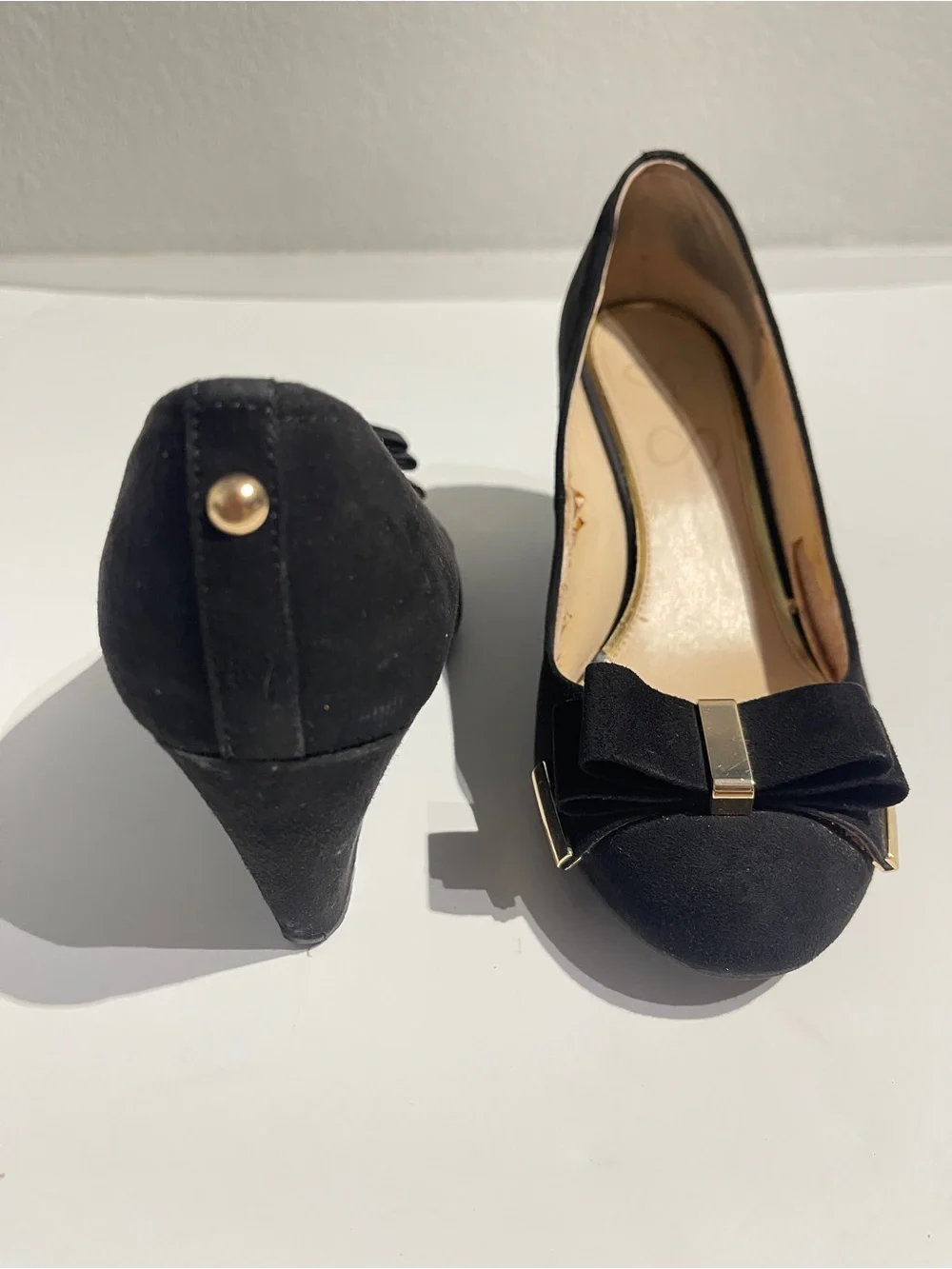 Jessica Simpson Black Suede Bow Wedge Pumps